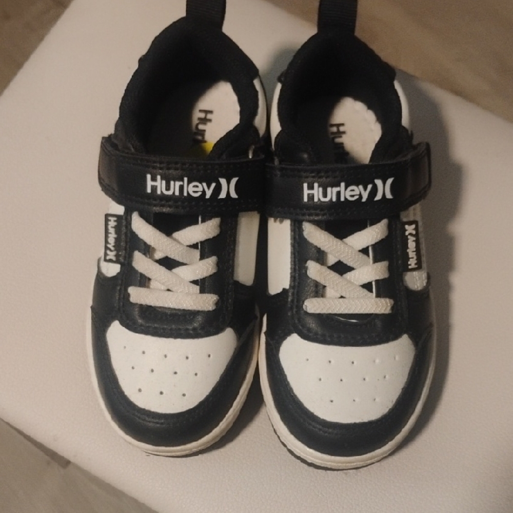 Hurley Kids Sneakers in Black and White
